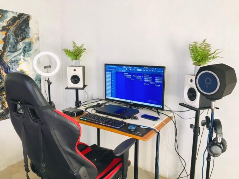 Corner Studio Ideas6