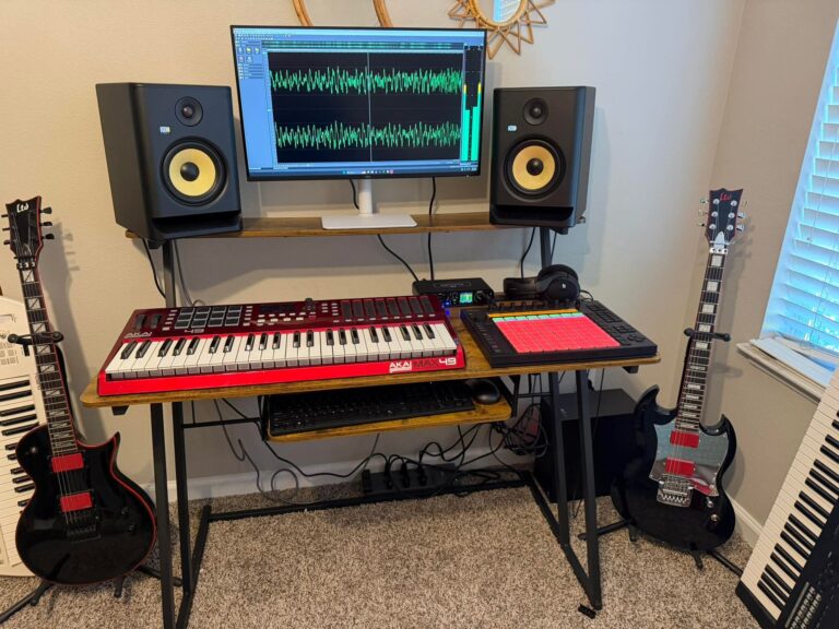 Minimalist Music Studio Desk Setups25