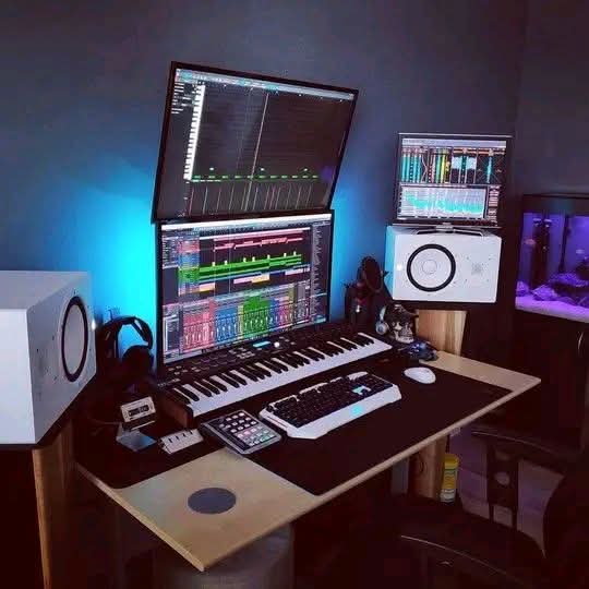 Dreamy LED Glow Studio Room Ideas2