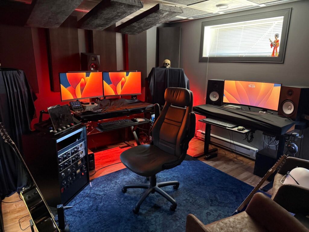 Dreamy LED Glow Studio Room Ideas20
