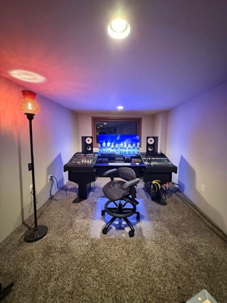 Dreamy LED Glow Studio Room Ideas21