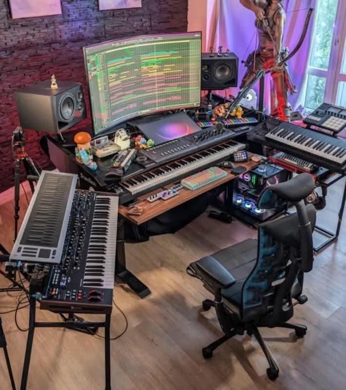 Dreamy LED Glow Studio Room Ideas6