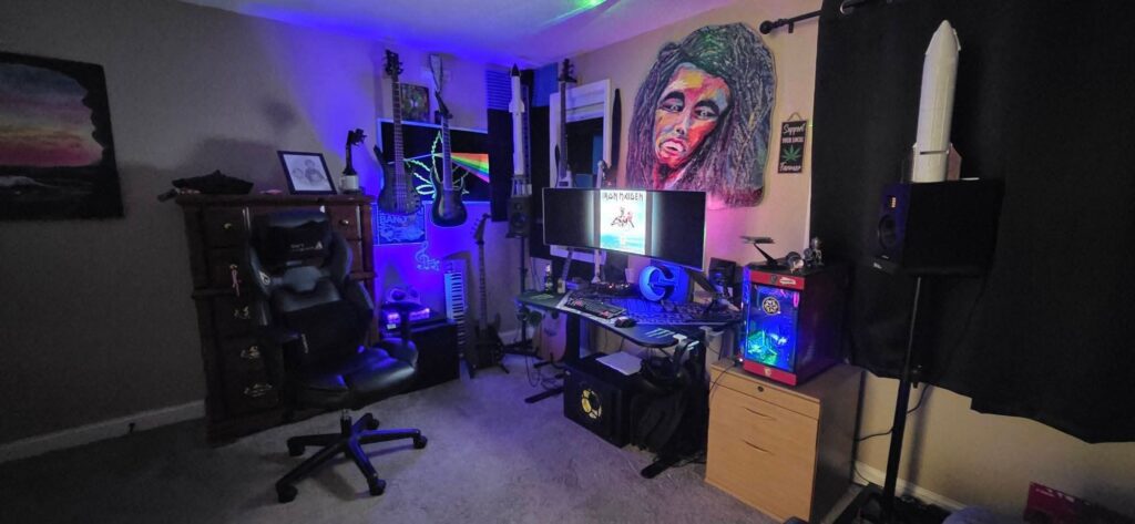 Dreamy LED Glow Studio Room Ideas8