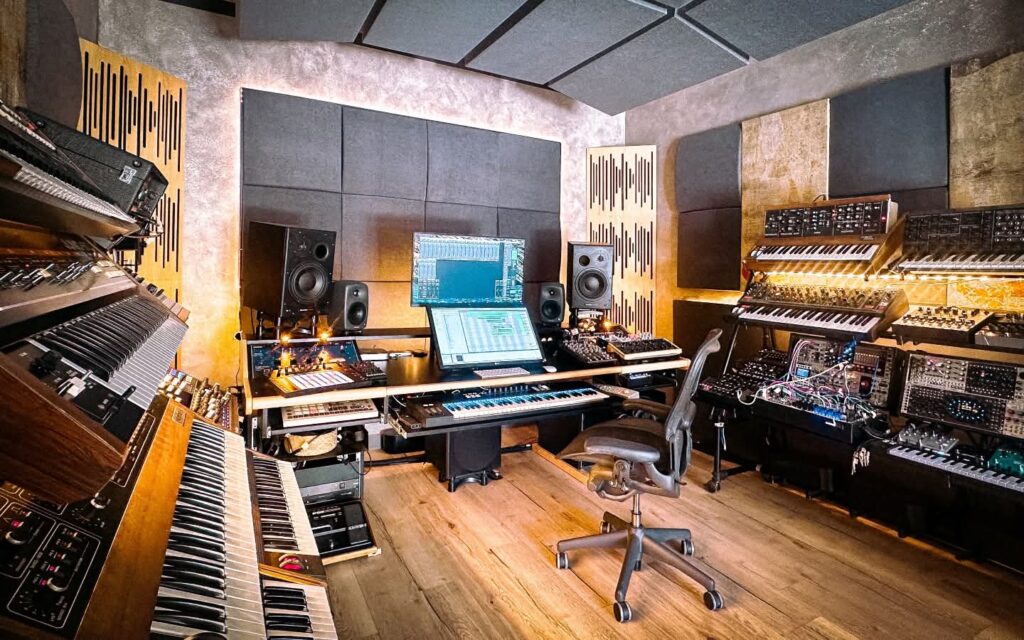 Modern Home Music Studio Ideas For Women 16