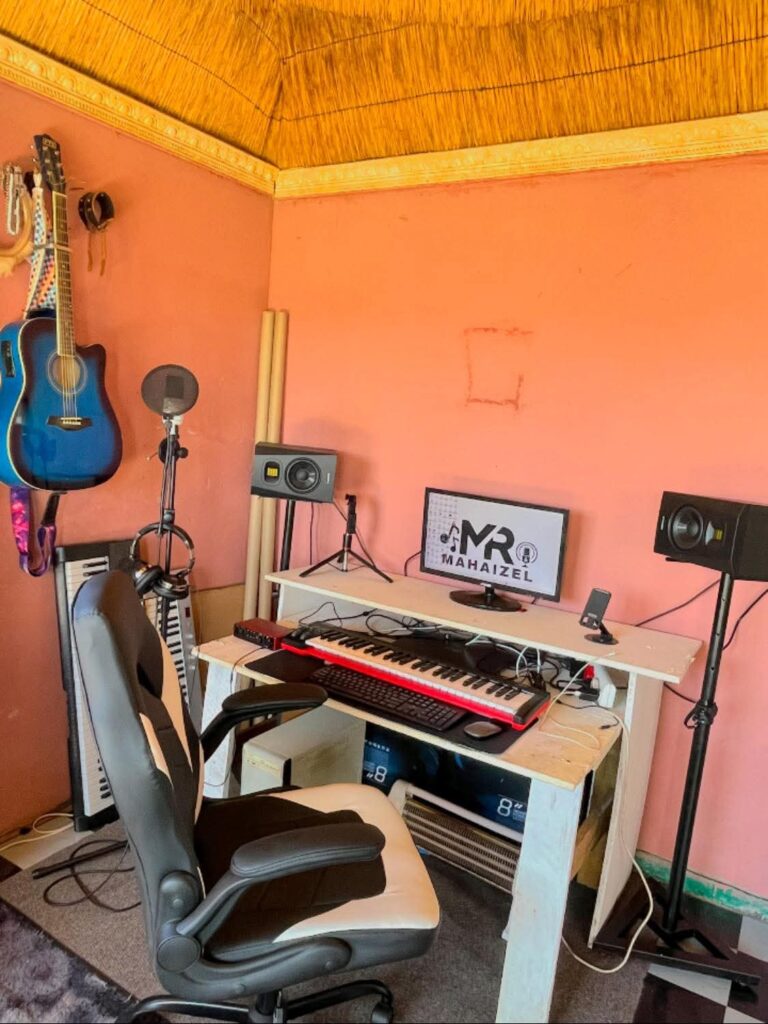 Afrobohemian Home Music Studio Styles10