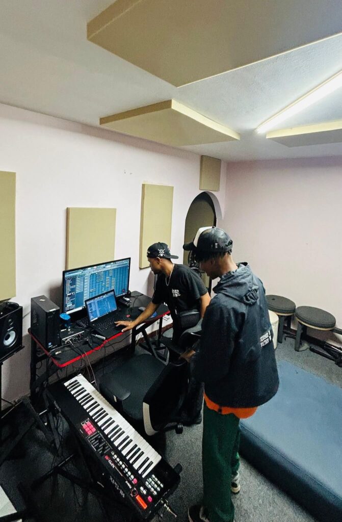 Afrobohemian Home Music Studio Styles16
