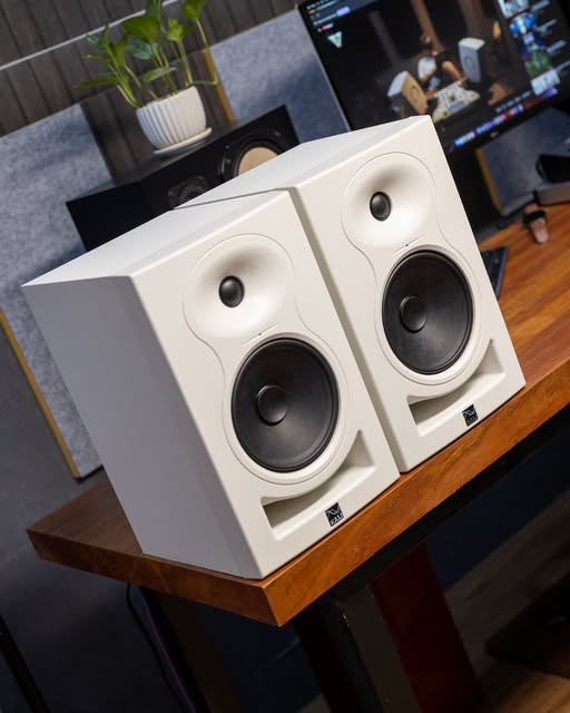 Top Studio Monitors for Small Rooms - Home Studio Setup