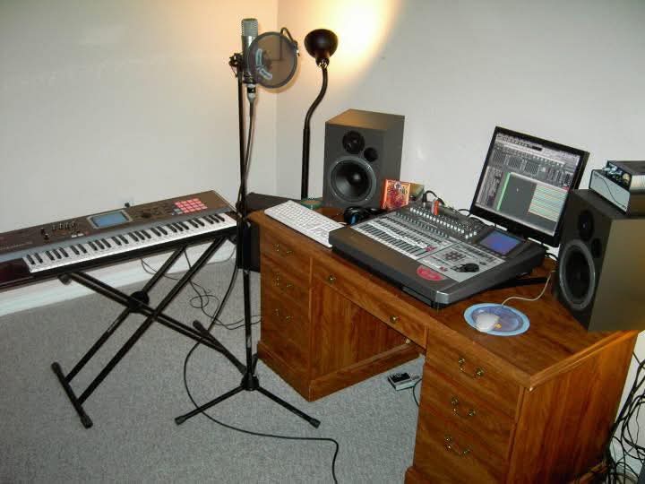 Small Closet Music Studio Setup for Producers aesthetic for a home music studio setup