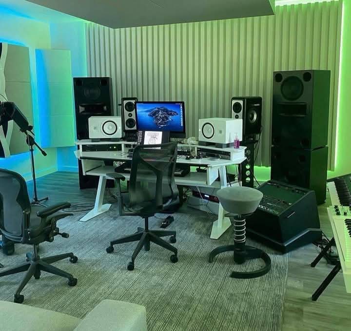 Rustic Cottagecore Recording Studio Ideas aesthetic for a home music studio setup