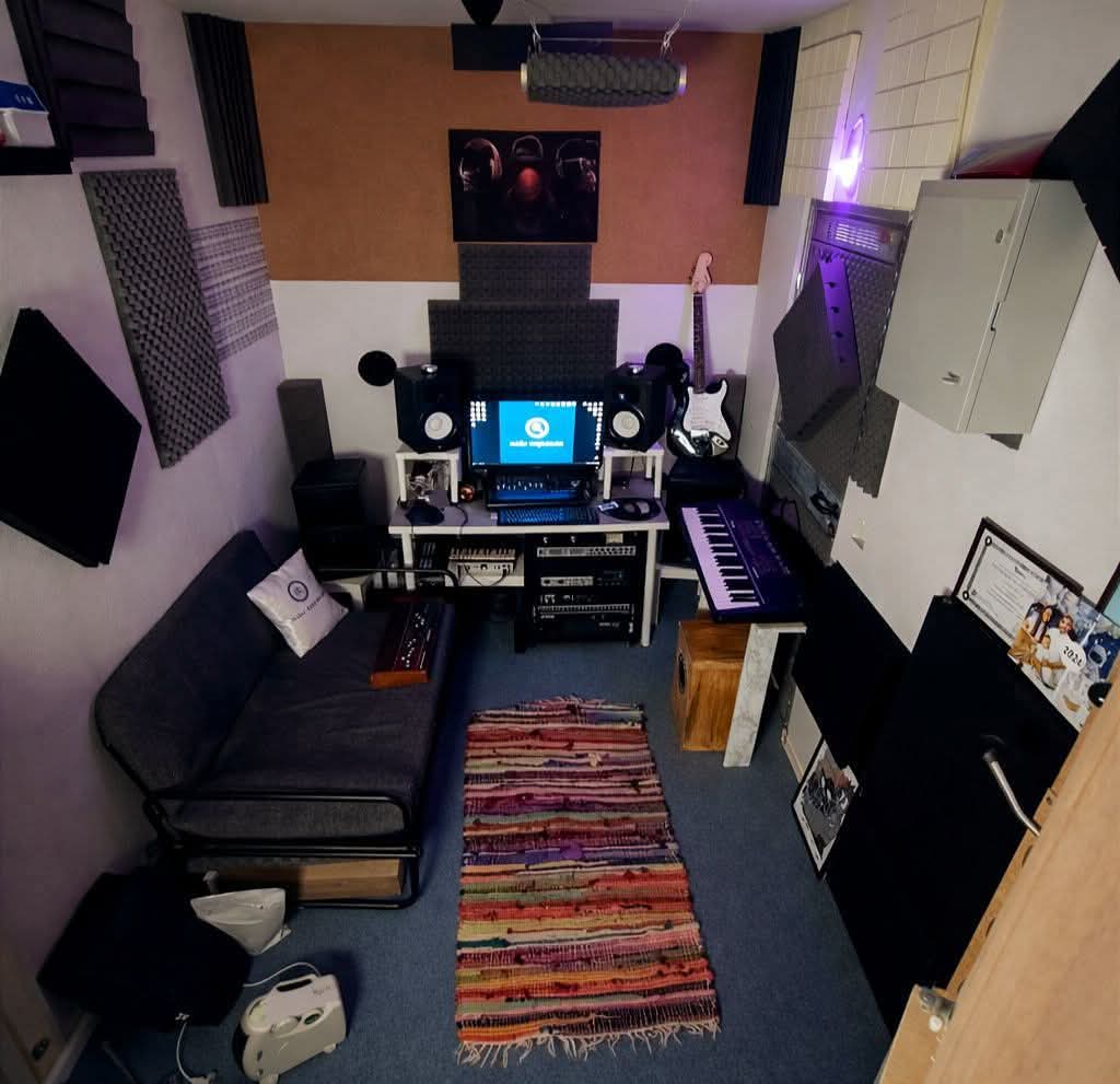 Green maximalist home studio design