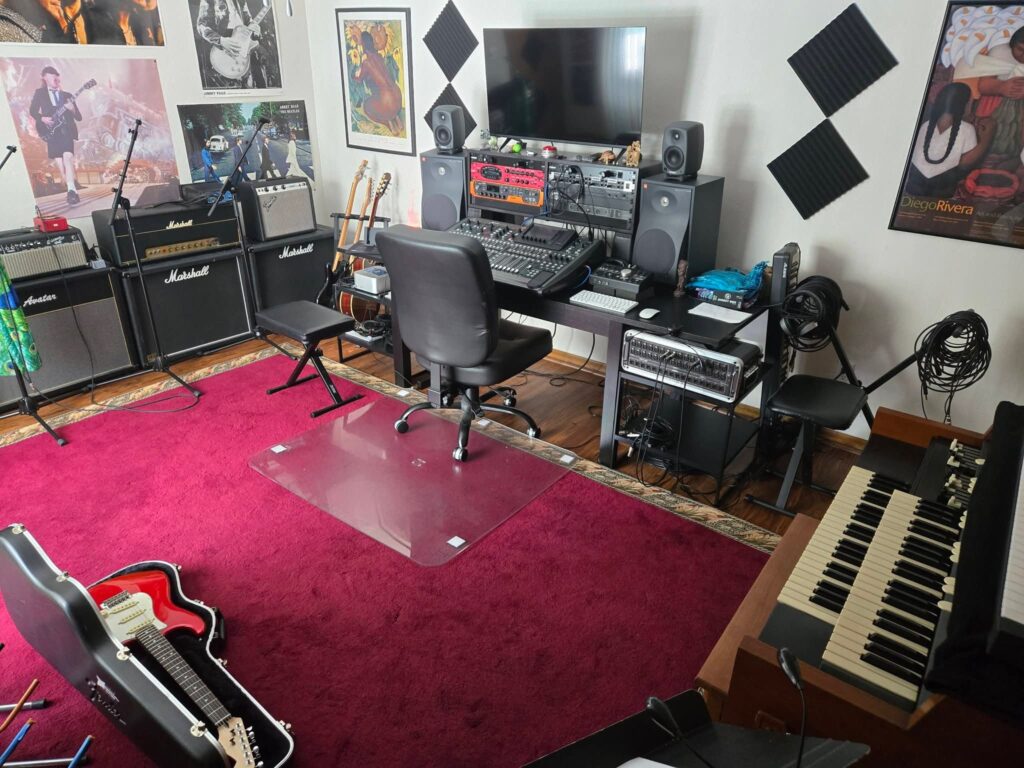Idea-focused maximalist recording space