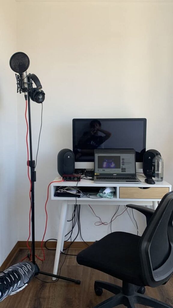 Compact Apartment Recording Studio Ideas aesthetic for a home music studio setup