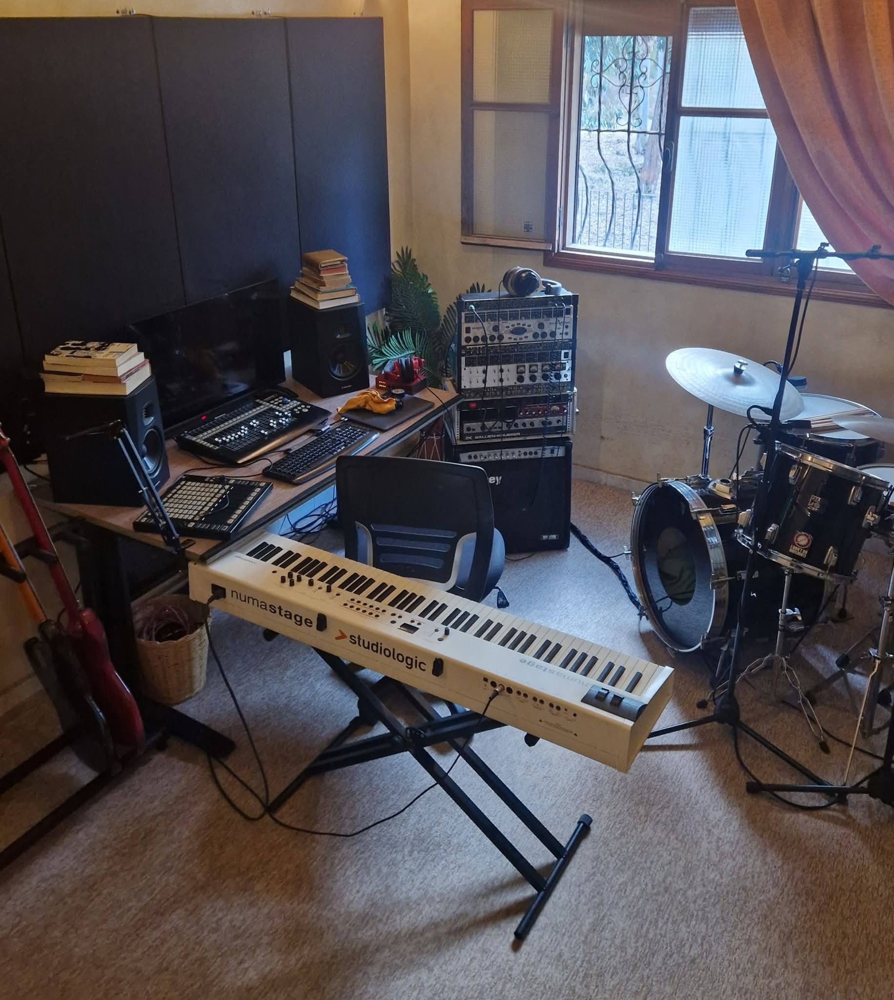 Industrial Home Music Studio Designs12