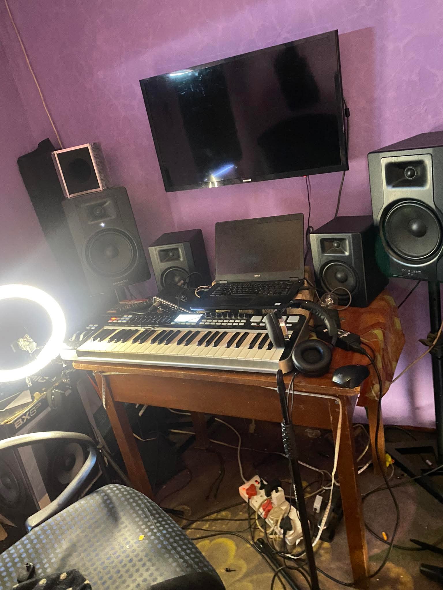 Industrial Home Music Studio Designs16