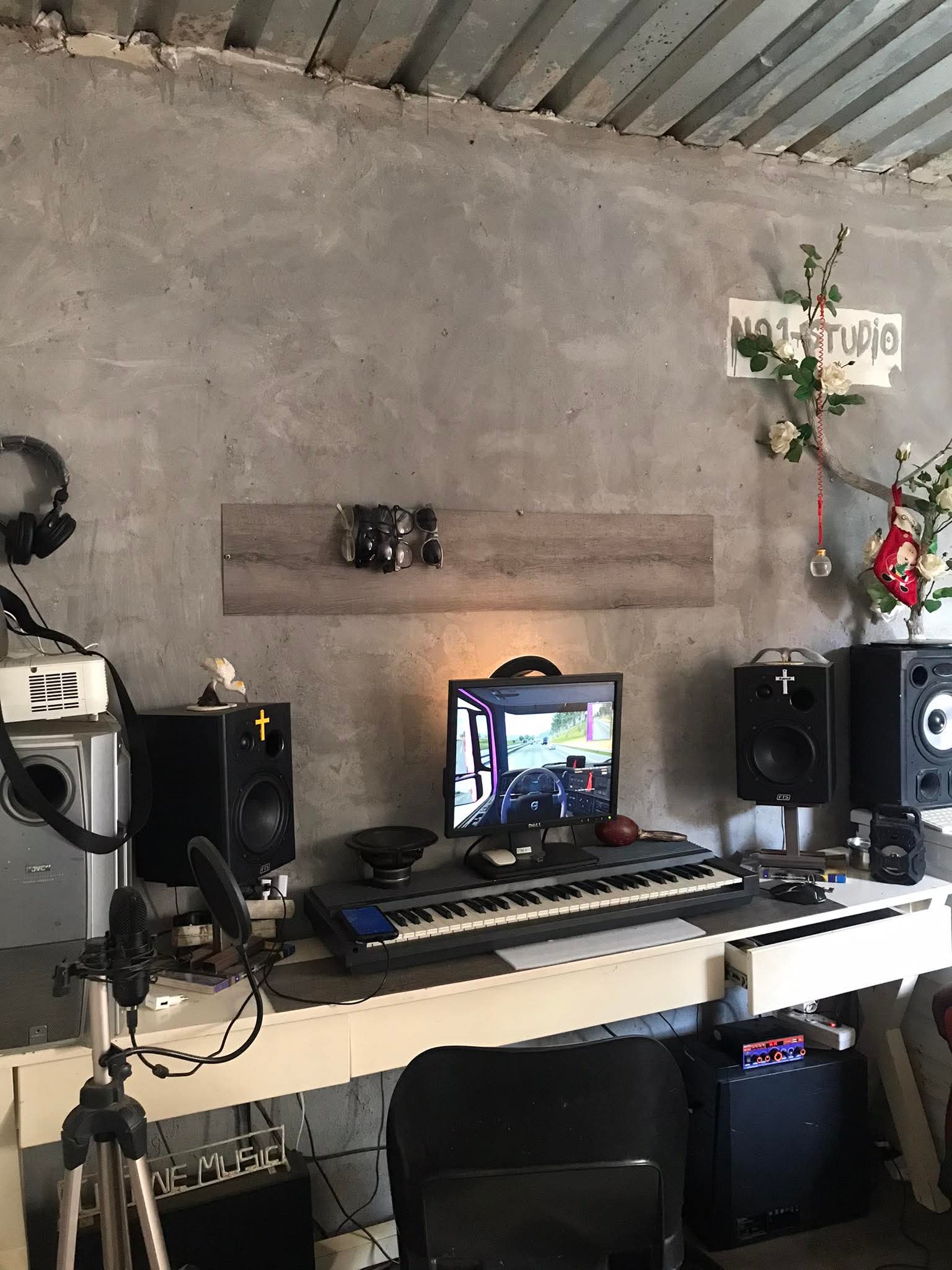 Industrial Home Music Studio Designs34